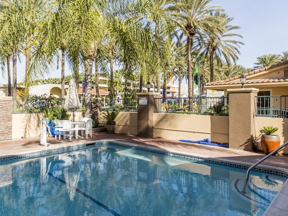 Anaheim Islander Inn And Suites Near Park And Convention Center Ngoại thất bức ảnh
