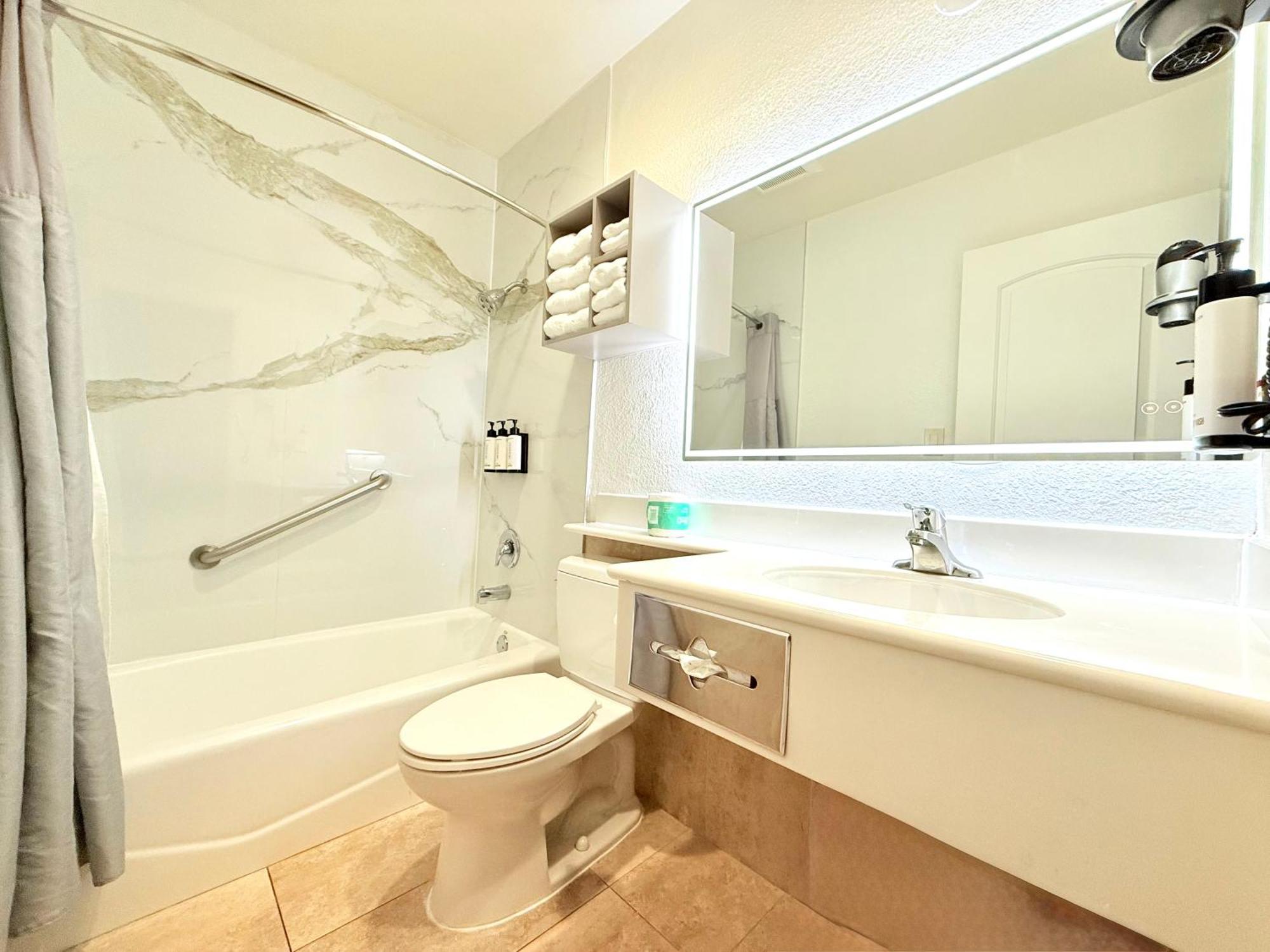 Anaheim Islander Inn And Suites Near Park And Convention Center Ngoại thất bức ảnh