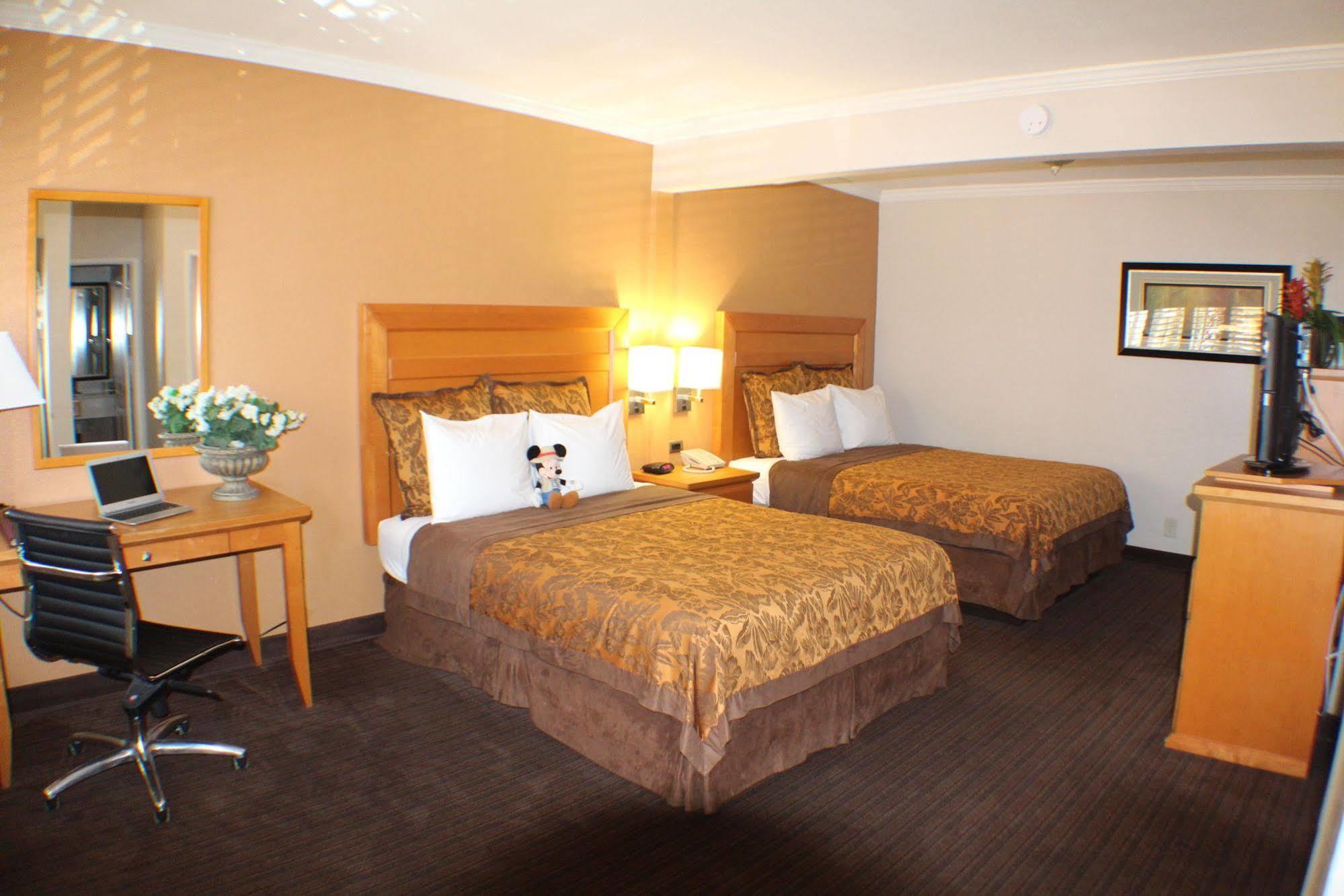 Anaheim Islander Inn And Suites Near Park And Convention Center Ngoại thất bức ảnh