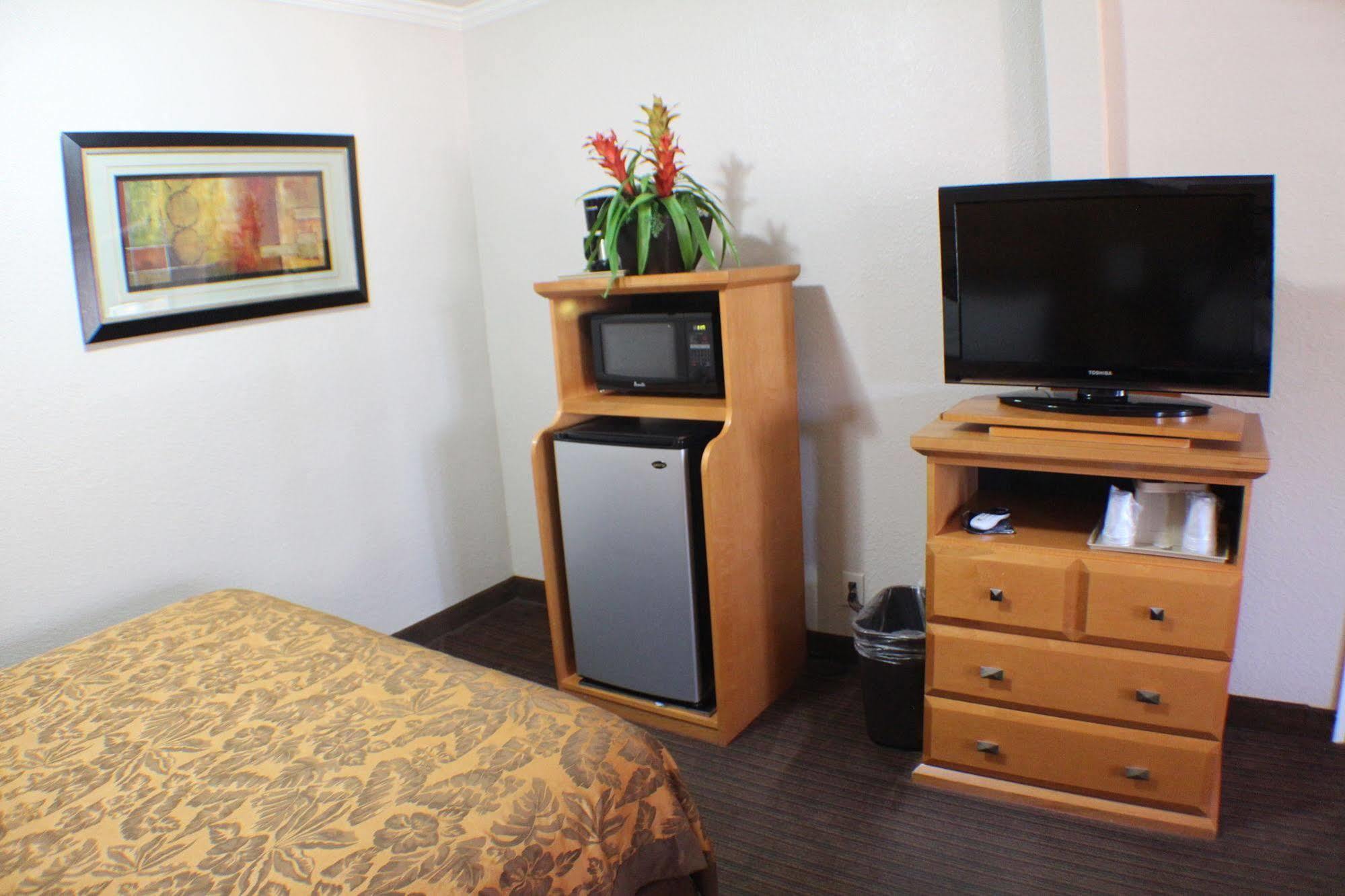 Anaheim Islander Inn And Suites Near Park And Convention Center Ngoại thất bức ảnh